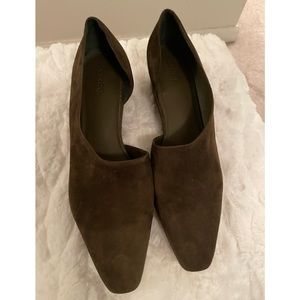 Olive green suede Vince shoe